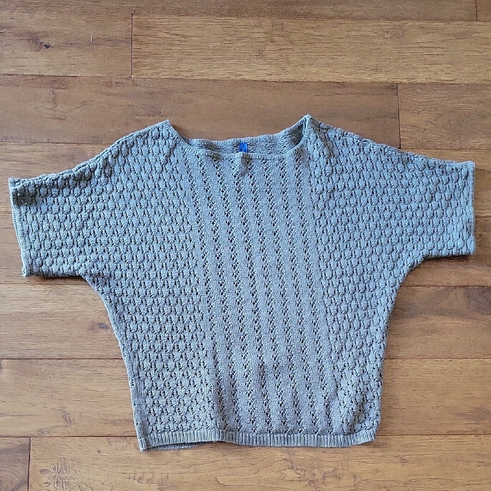 Girls/Youth Knit Short Sleeve Sweater Size XL